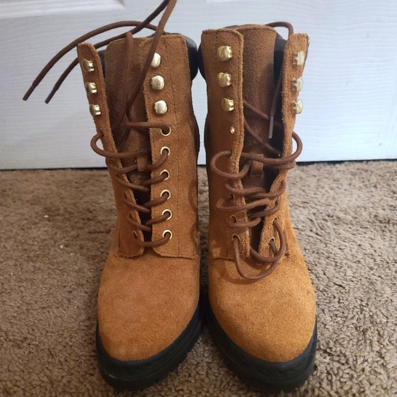 New without tags 8.5 BCBG Generation Brown Combat High Heel Boots - Picture 3 of 4